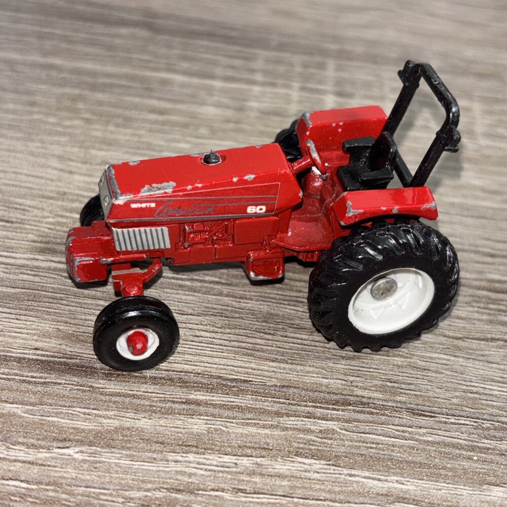1/64 Scale White American 60 2wd Tractor Die-Cast Ertl Loose Red Broken Muffler